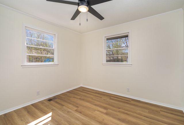 122 Brookside Dr, Hendersonville, TN 37075