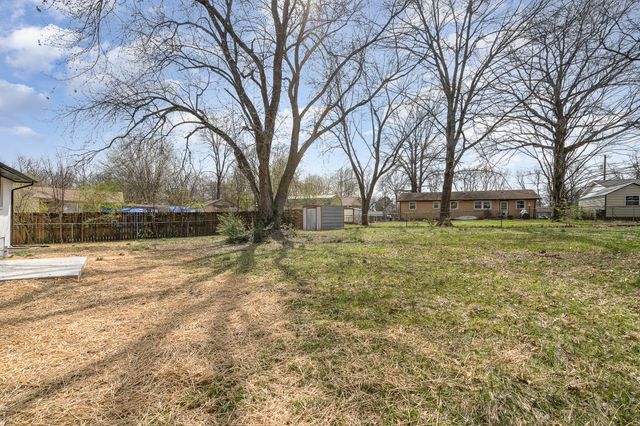 122 Brookside Dr, Hendersonville, TN 37075