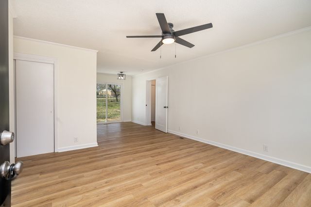 122 Brookside Dr, Hendersonville, TN 37075