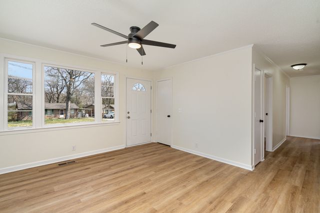 122 Brookside Dr, Hendersonville, TN 37075