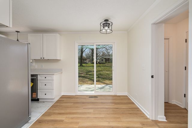 122 Brookside Dr, Hendersonville, TN 37075