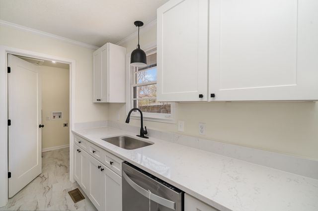 122 Brookside Dr, Hendersonville, TN 37075