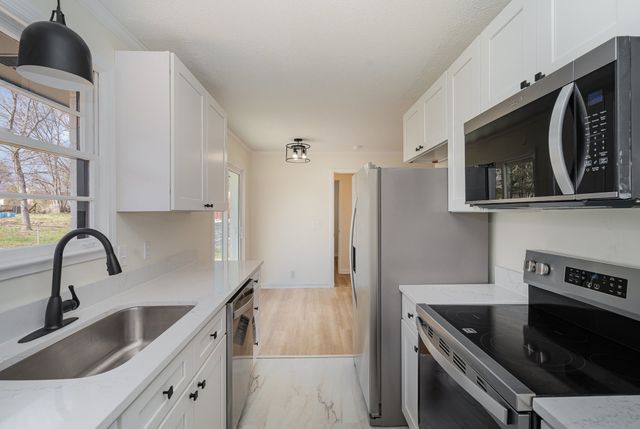 122 Brookside Dr, Hendersonville, TN 37075