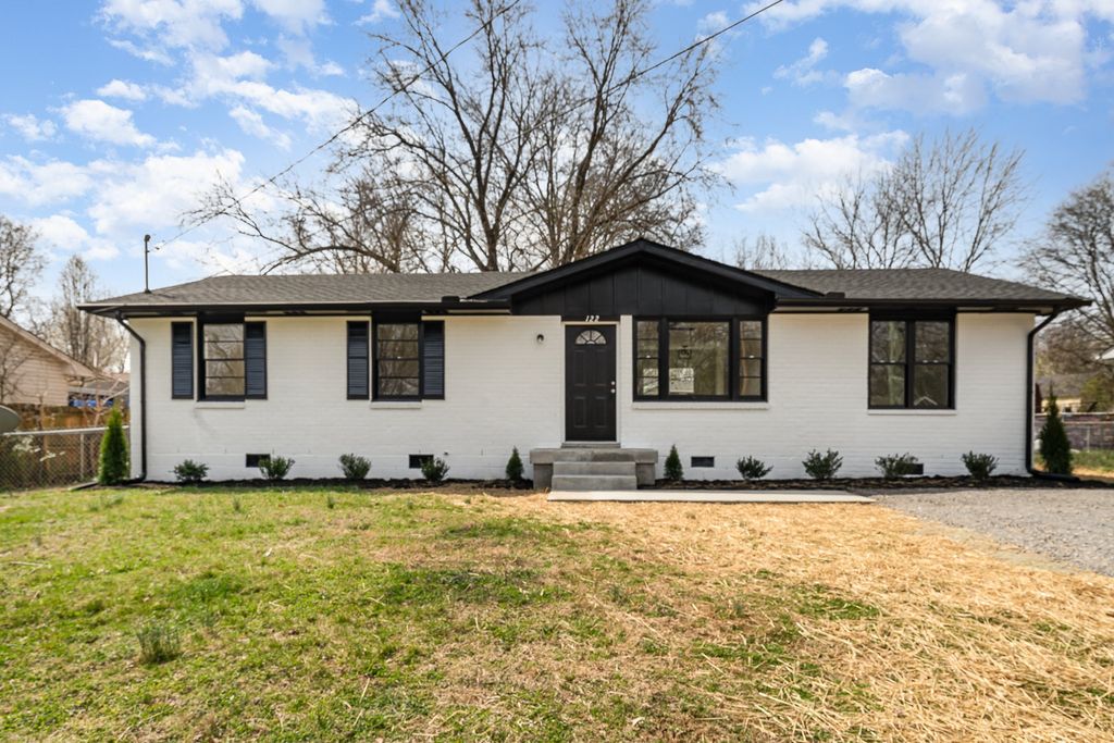 122 Brookside Dr, Hendersonville, TN 37075