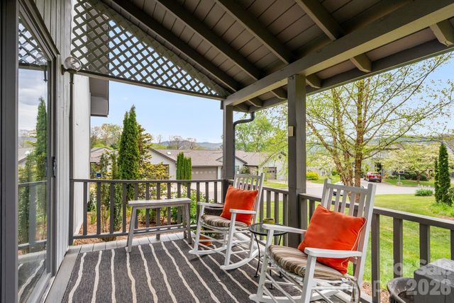 108 Kyfields Drive, Weaverville, NC 28787