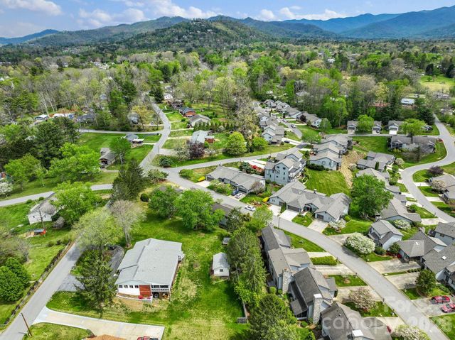 108 Kyfields Drive, Weaverville, NC 28787