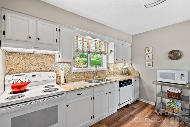 108 Kyfields Drive, Weaverville, NC 28787