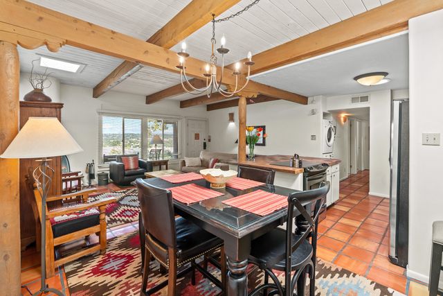 320 Artist 52, Santa Fe, NM 87501