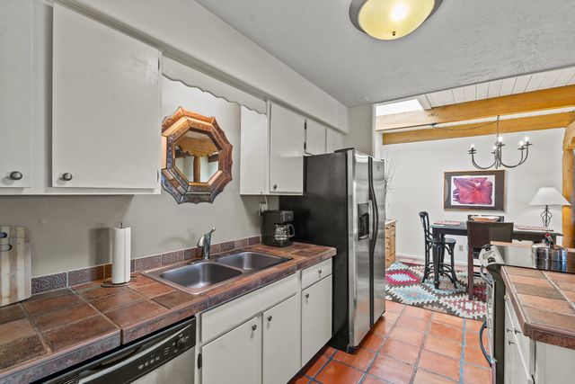320 Artist 52, Santa Fe, NM 87501