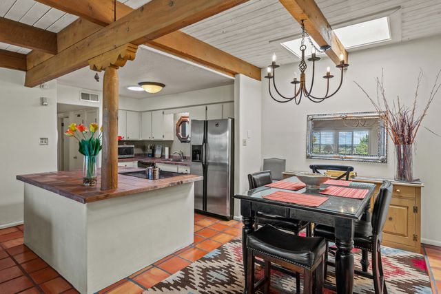 320 Artist 52, Santa Fe, NM 87501