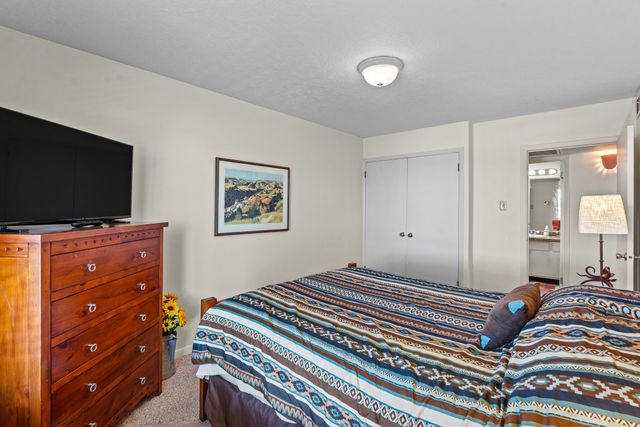 320 Artist 52, Santa Fe, NM 87501