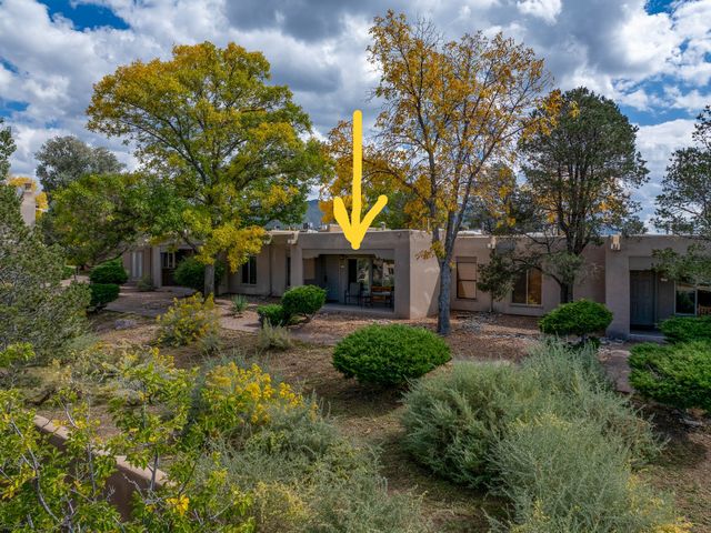 320 Artist 52, Santa Fe, NM 87501