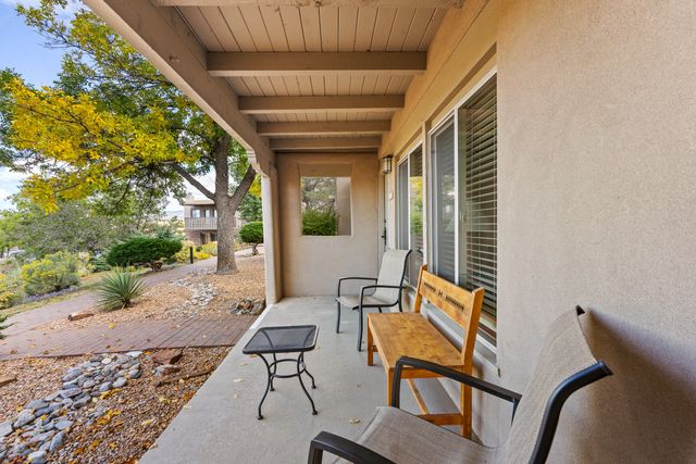 320 Artist 52, Santa Fe, NM 87501