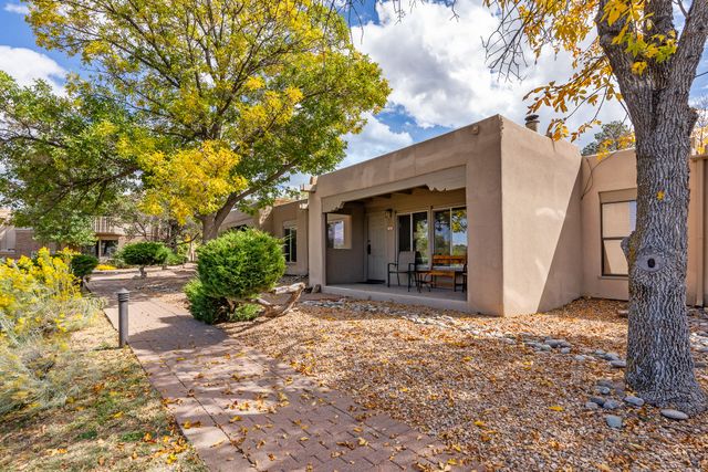 320 Artist 52, Santa Fe, NM 87501