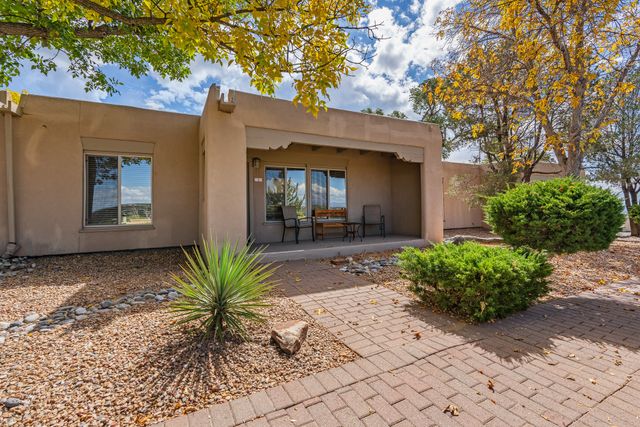 320 Artist 52, Santa Fe, NM 87501