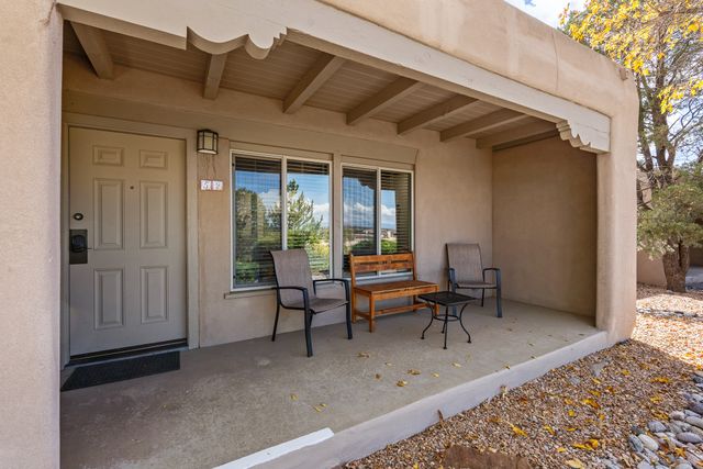 320 Artist 52, Santa Fe, NM 87501