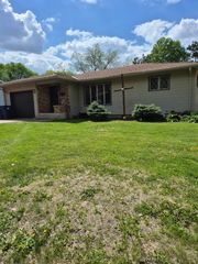 1038 Pleasant Lane, Faribault, MN 55021