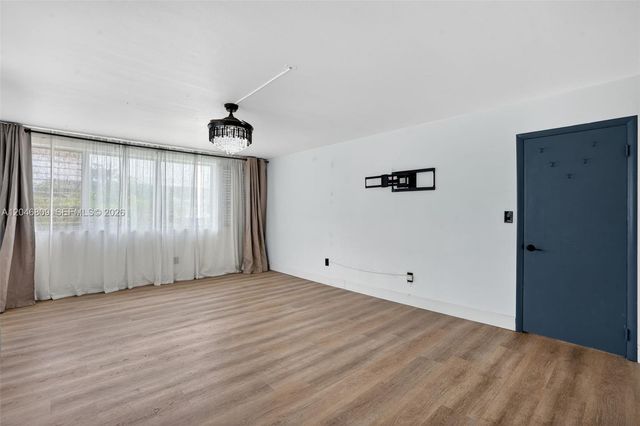 10240 Collins Avenue 207, Bal Harbour, FL 33154