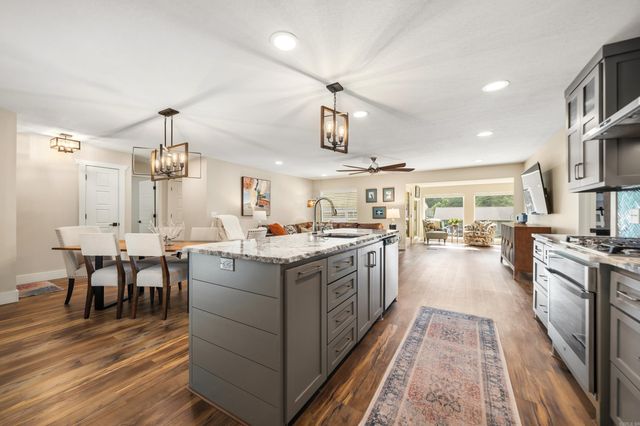 304 W Mountain View Drive, Hot Springs, AR 71913
