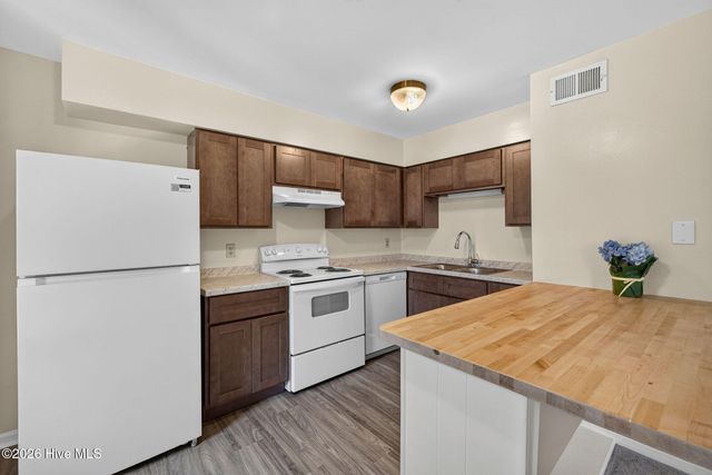 2521 Flint Drive, Wilmington, NC 28401