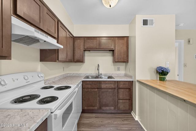 2521 Flint Drive, Wilmington, NC 28401