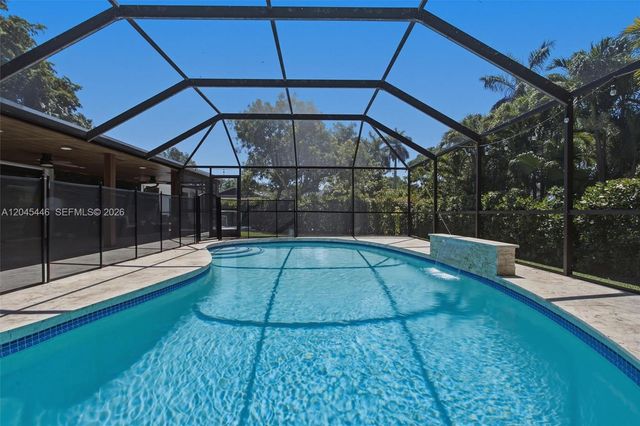 8440 SW 180th St, Palmetto Bay, FL 33157