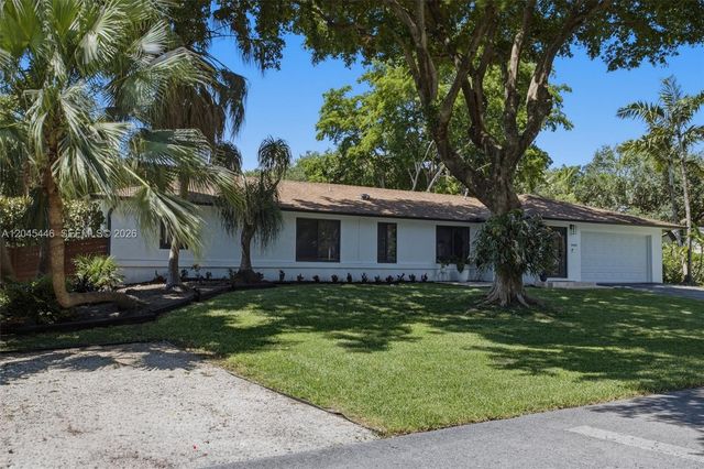 8440 SW 180th St, Palmetto Bay, FL 33157