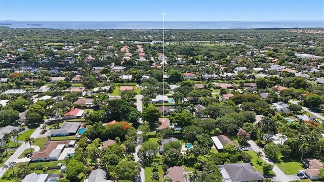 8440 SW 180th St, Palmetto Bay, FL 33157