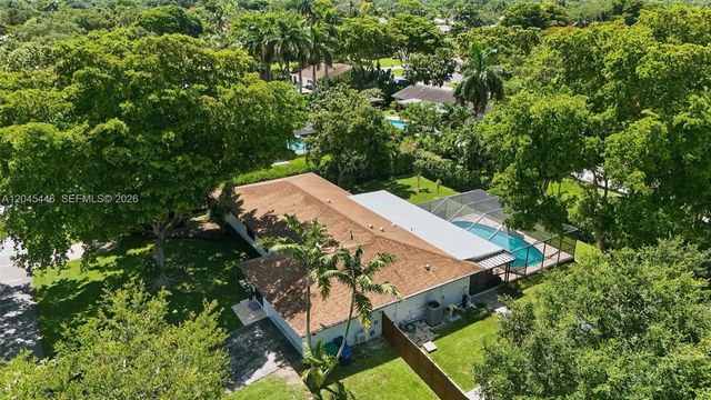 8440 SW 180th St, Palmetto Bay, FL 33157