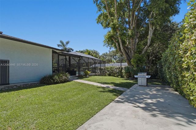 8440 SW 180th St, Palmetto Bay, FL 33157