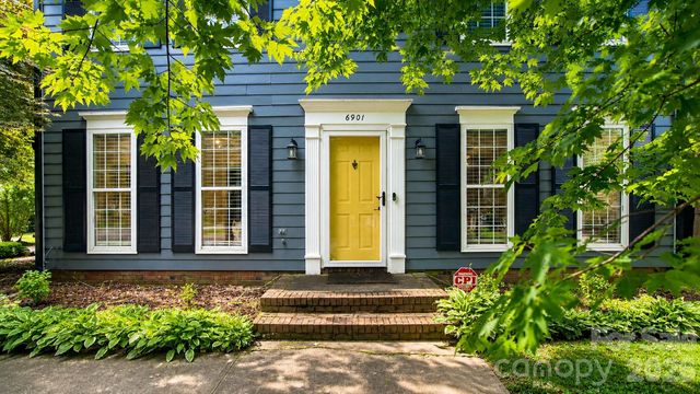 6901 Daerwood Place, Charlotte, NC 28215