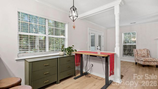 6901 Daerwood Place, Charlotte, NC 28215