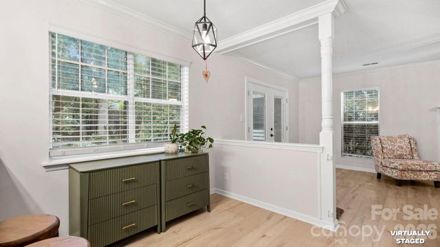 6901 Daerwood Place, Charlotte, NC 28215