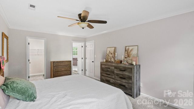 6901 Daerwood Place, Charlotte, NC 28215