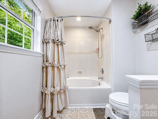 6901 Daerwood Place, Charlotte, NC 28215