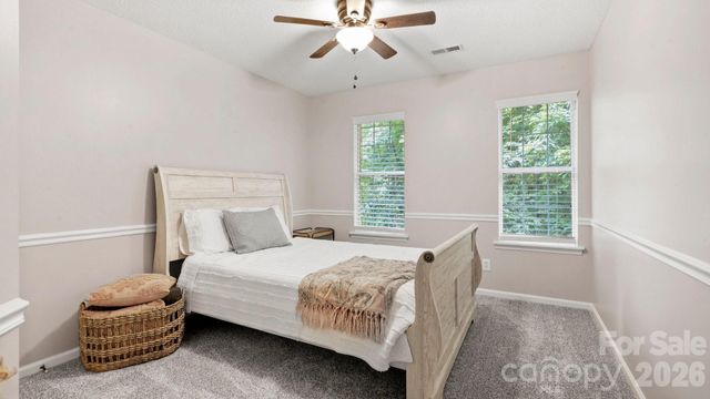 6901 Daerwood Place, Charlotte, NC 28215