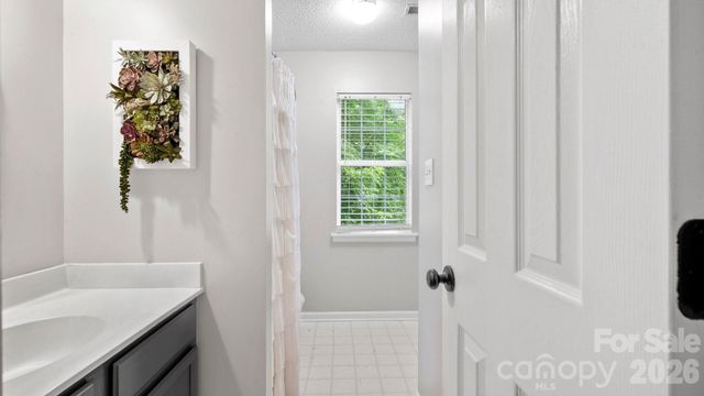 6901 Daerwood Place, Charlotte, NC 28215