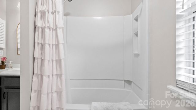 6901 Daerwood Place, Charlotte, NC 28215