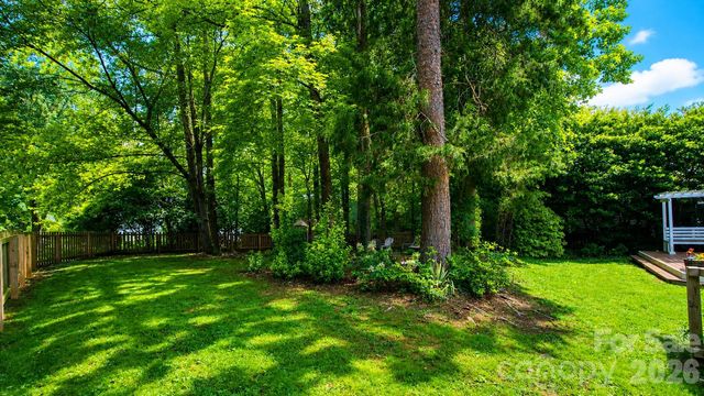 6901 Daerwood Place, Charlotte, NC 28215