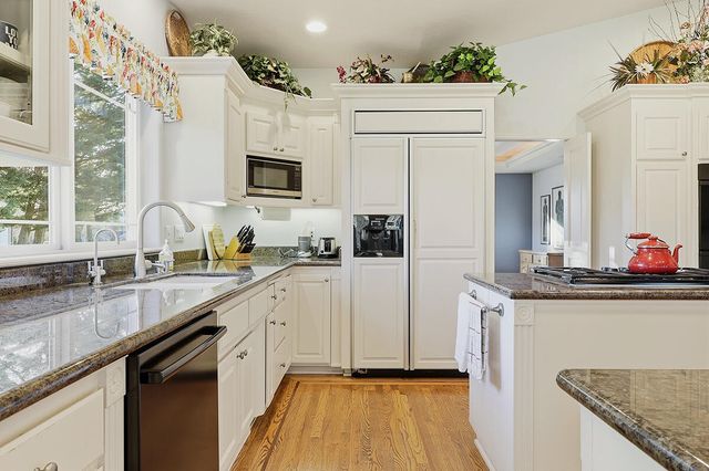 209 Twisted Pine Drive, Grants Pass, OR 97527