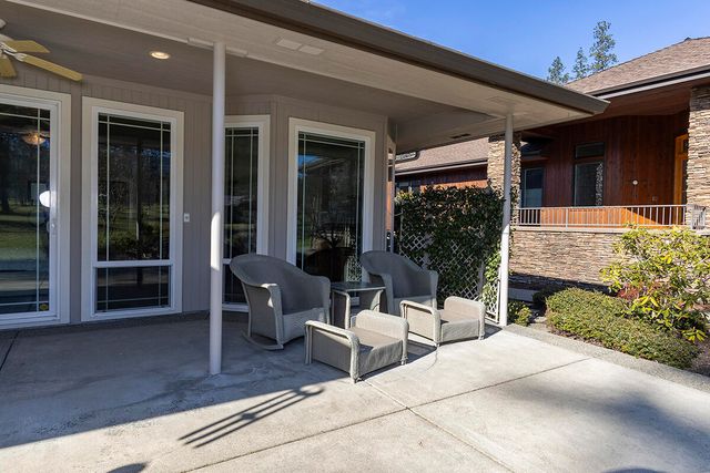 209 Twisted Pine Drive, Grants Pass, OR 97527