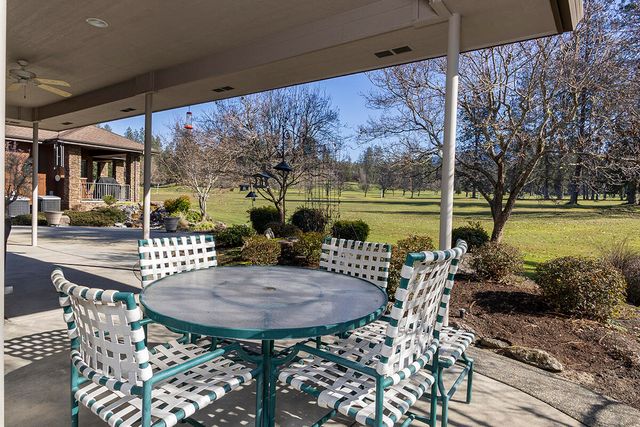 209 Twisted Pine Drive, Grants Pass, OR 97527