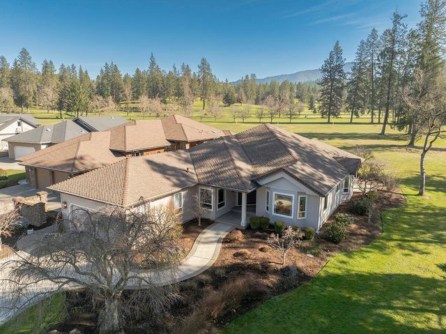 209 Twisted Pine Drive, Grants Pass, OR 97527