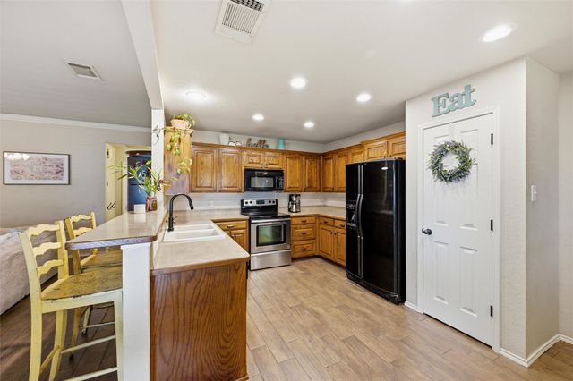 721 Morgan Drive, Burleson, TX 76028