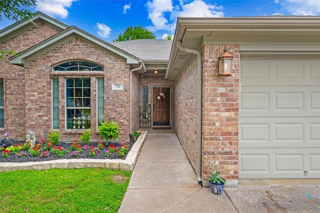 721 Morgan Drive, Burleson, TX 76028