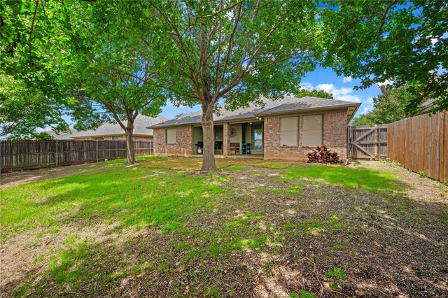721 Morgan Drive, Burleson, TX 76028