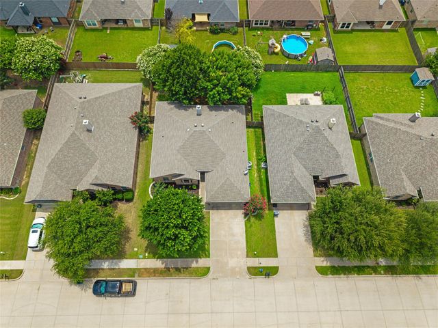 721 Morgan Drive, Burleson, TX 76028