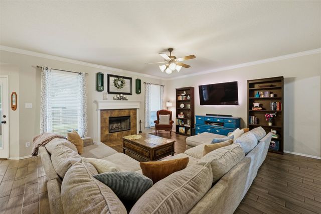 721 Morgan Drive, Burleson, TX 76028