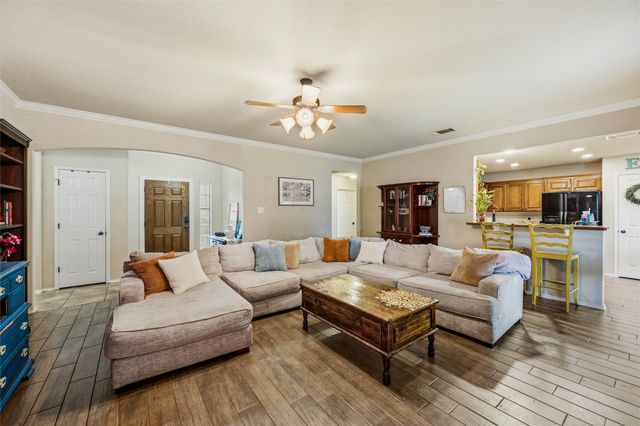 721 Morgan Drive, Burleson, TX 76028
