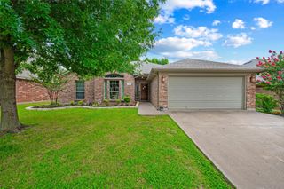 721 Morgan Drive, Burleson, TX 76028